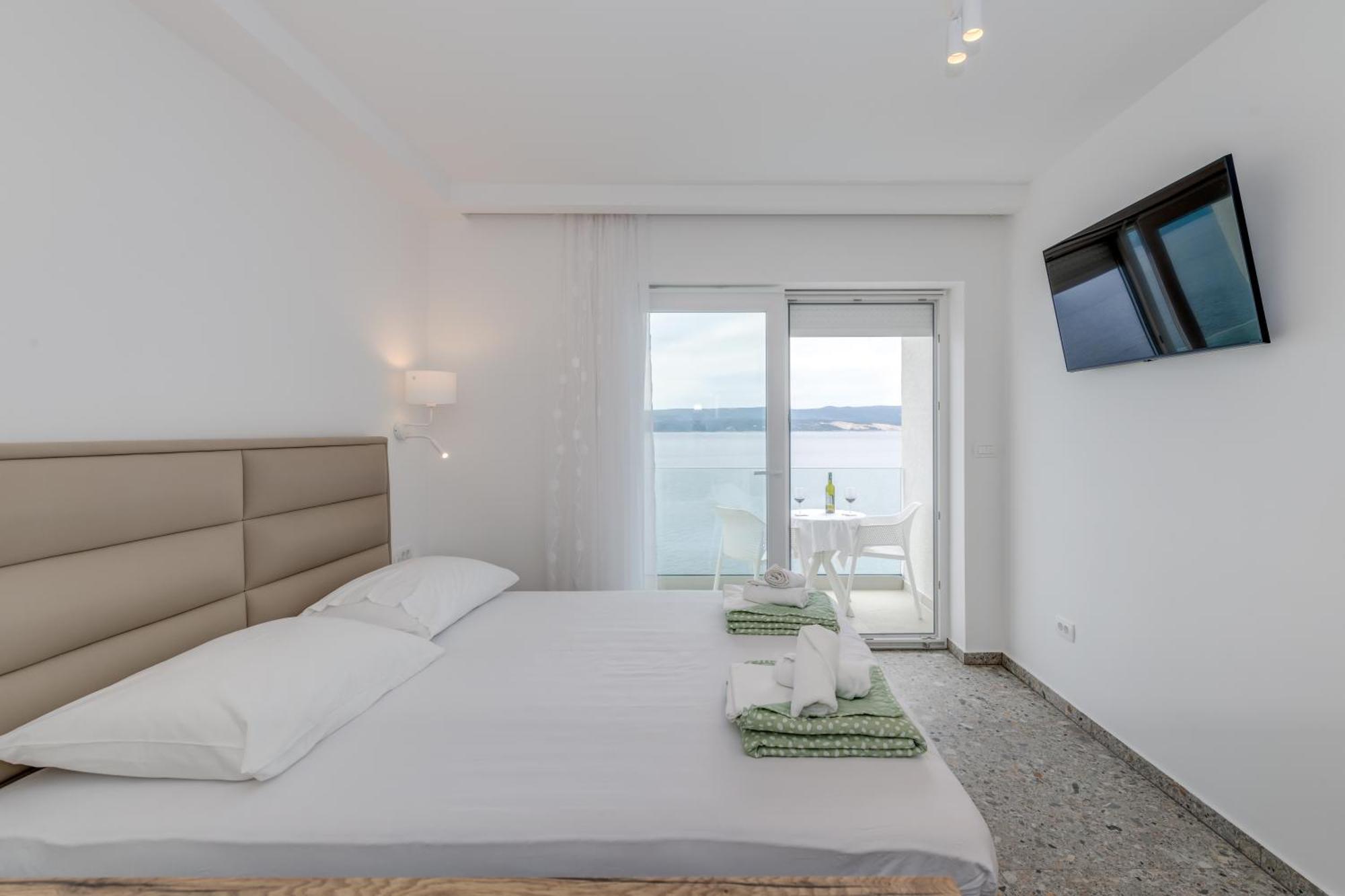 Deluxe Seaview Kennedy Iii