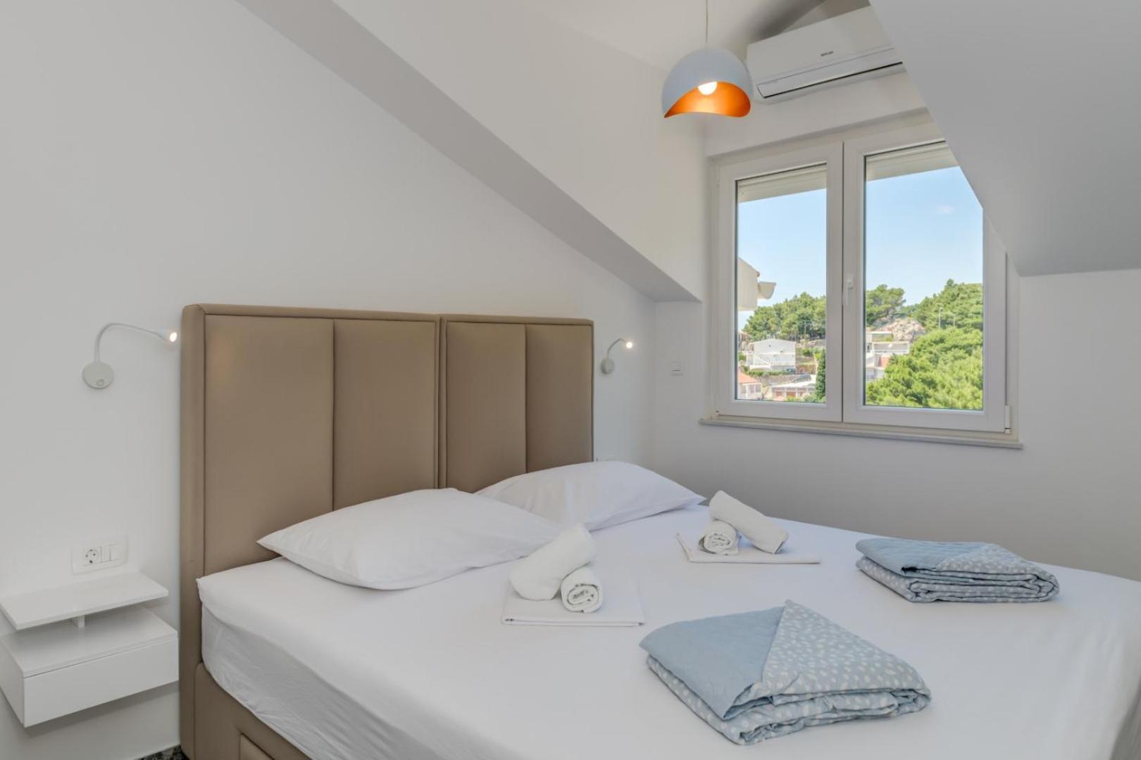 Deluxe Seaview Kennedy Iii Apartment Mimice