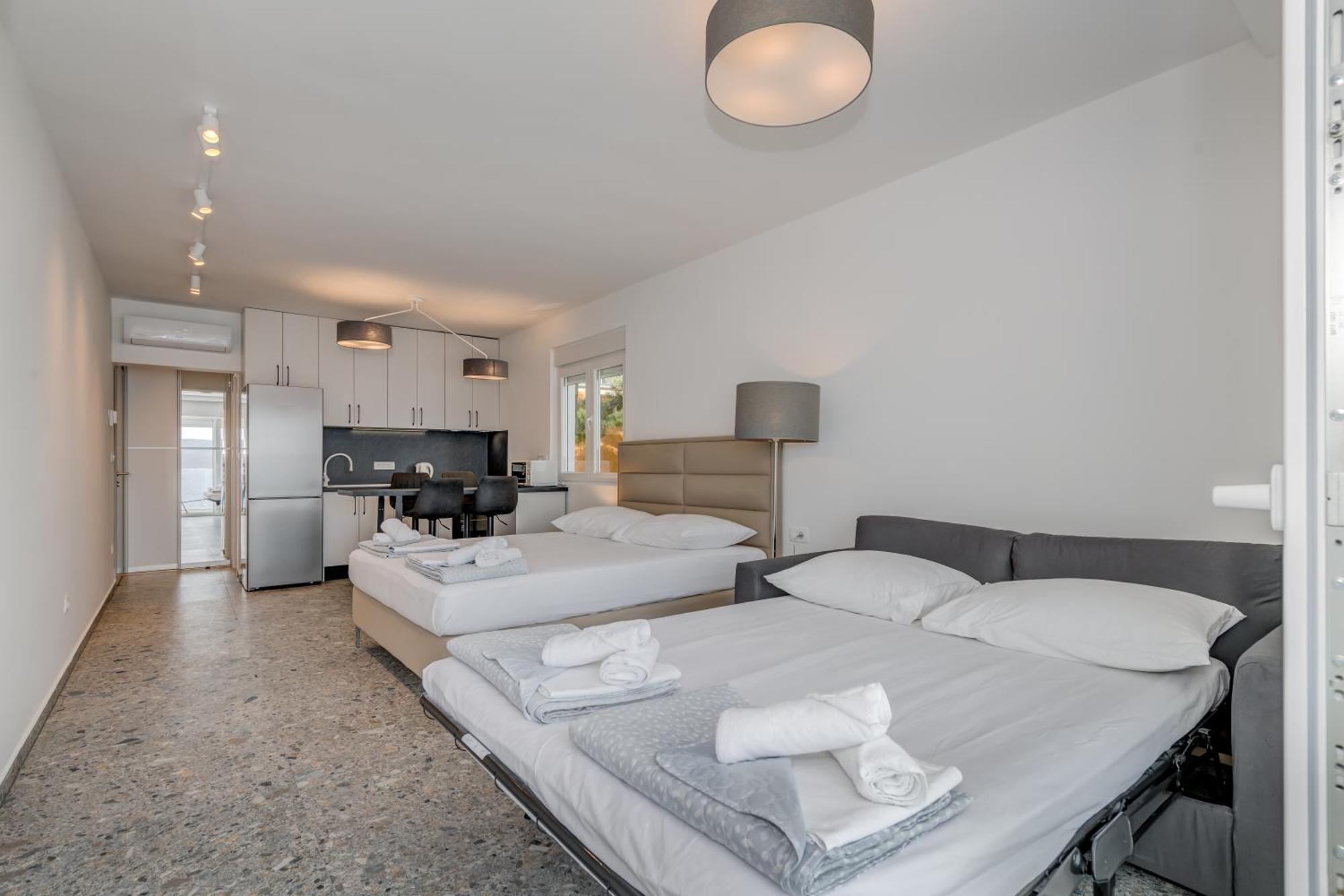 Deluxe Seaview Kennedy Iii Apartment